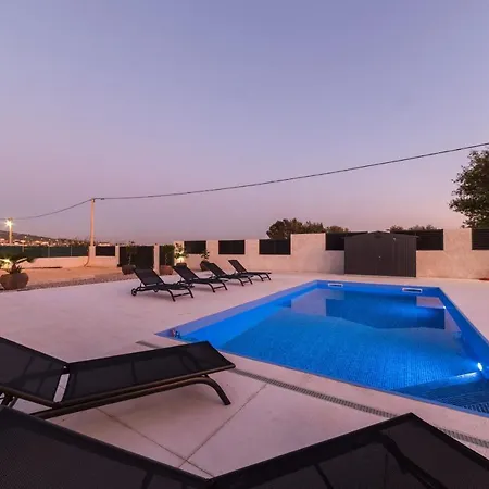 Villa By The River *